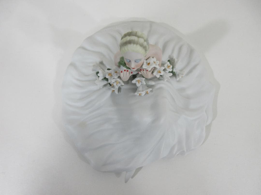 0907W ルイ・イカール リリー 磁器 フィギュア 欠けあり