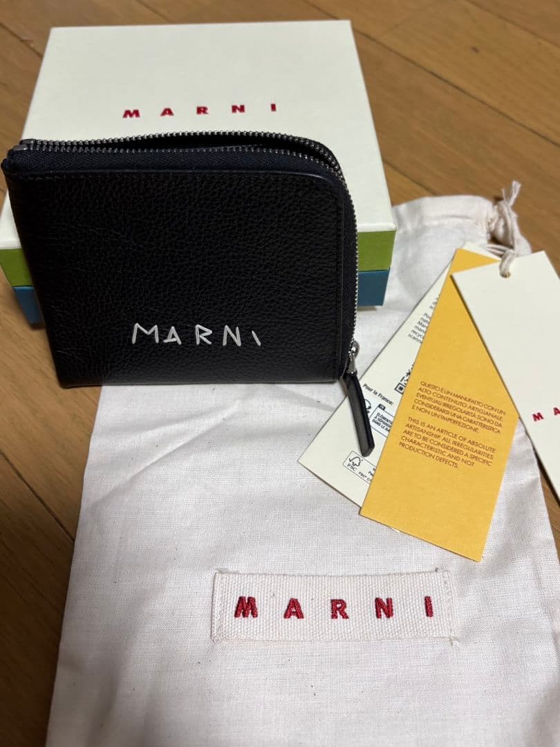 タイムS‼️MARNI ブラックケース