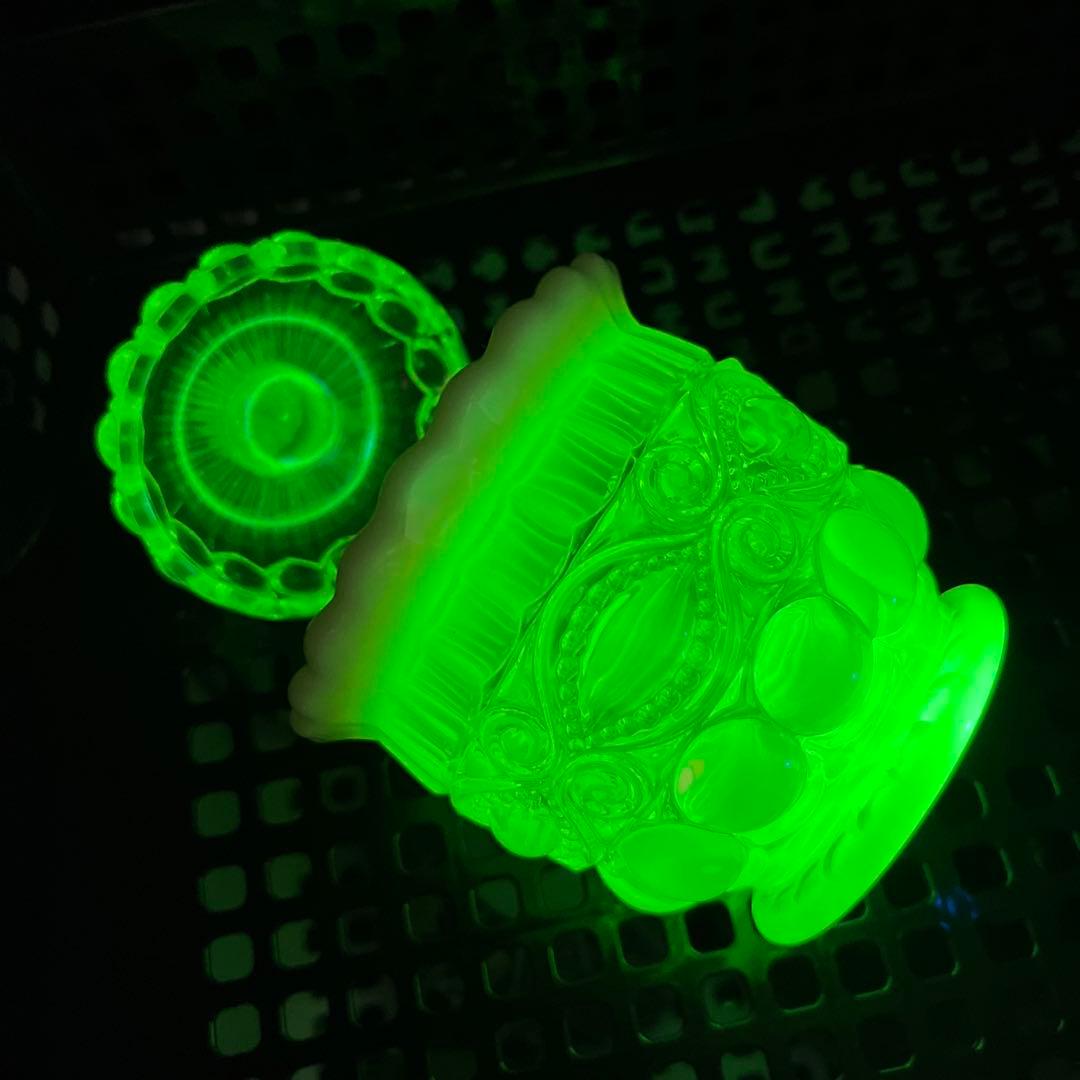 骨董 時代ガラス 乳白色 カナリアイエロー ボンボニエール 菓子器