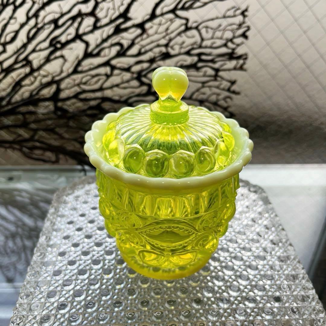 骨董 時代ガラス 乳白色 カナリアイエロー ボンボニエール 菓子器