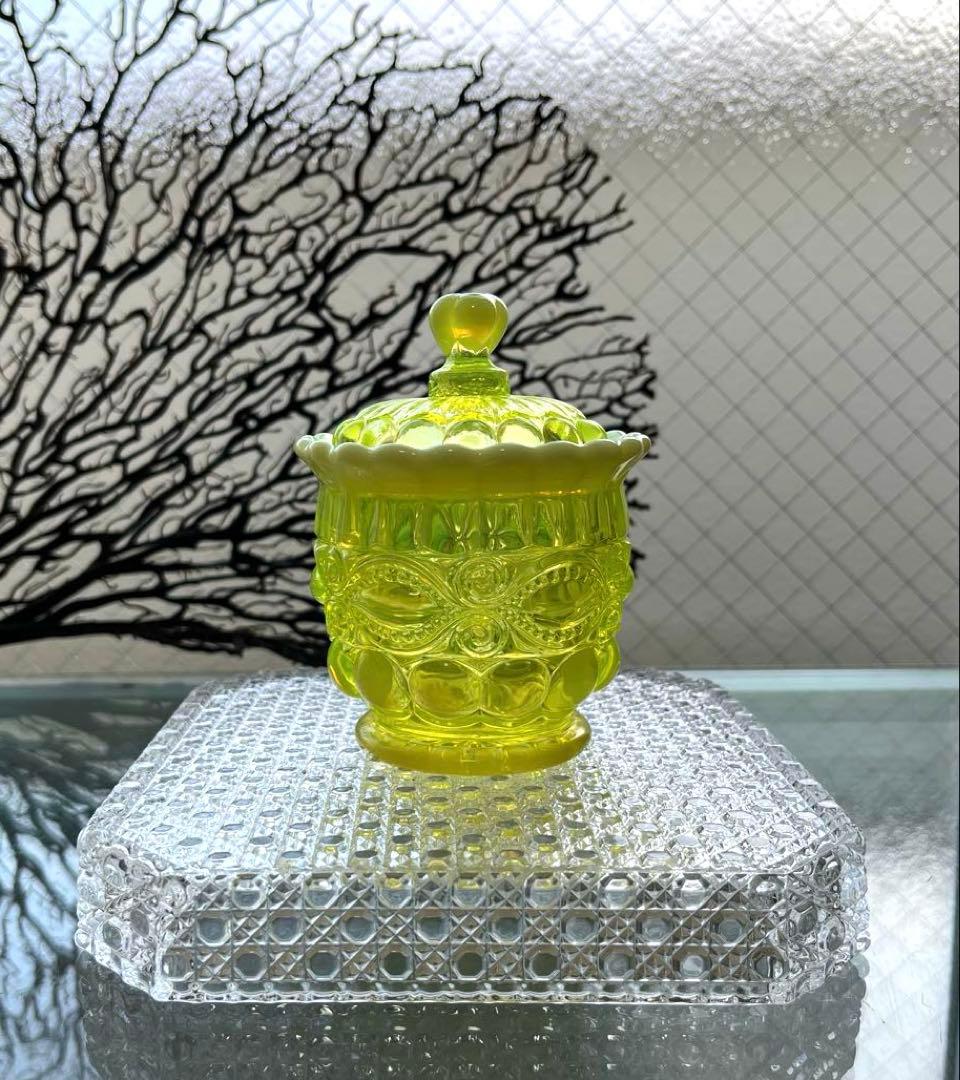 骨董 時代ガラス 乳白色 カナリアイエロー ボンボニエール 菓子器