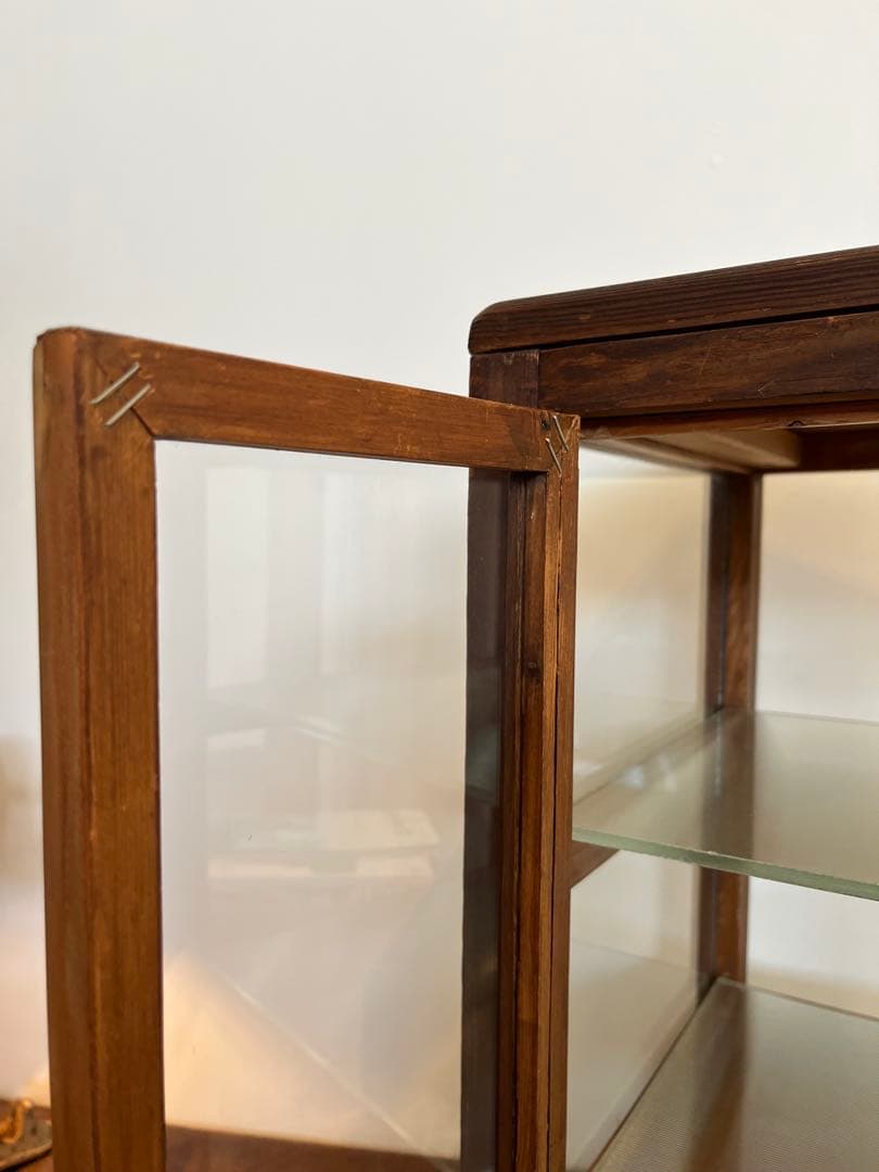 ガラスケース 3段 匂い有り ビンテージ アンティーク 昭和レトロ