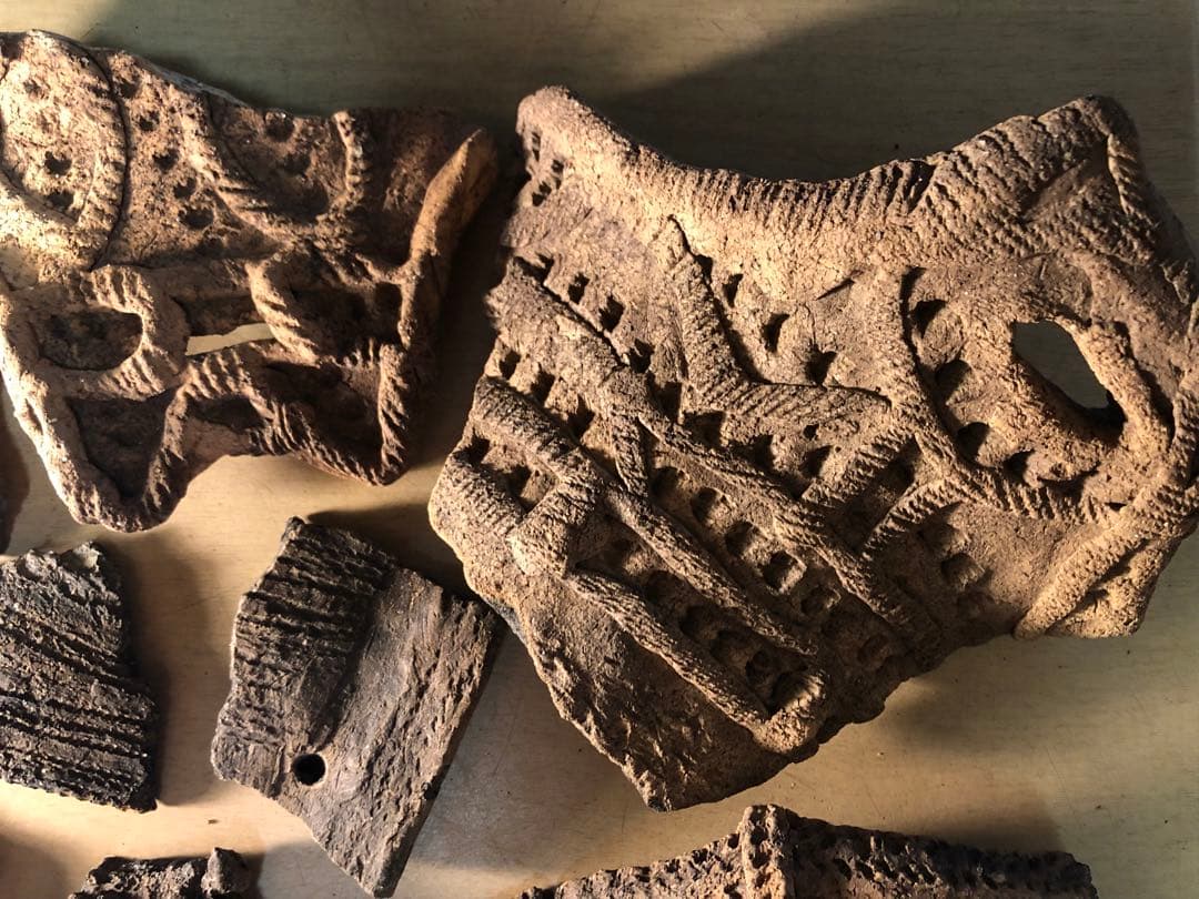 土器の欠片 縁の部分 No.660」です。