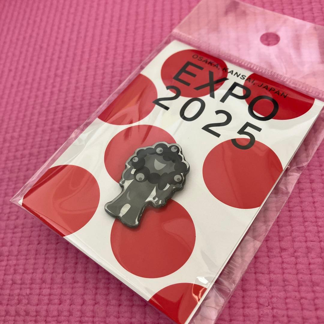 大阪関西万博 EXPO2025 ミャクミャク ピンバッジ モノクロ - メルカリ