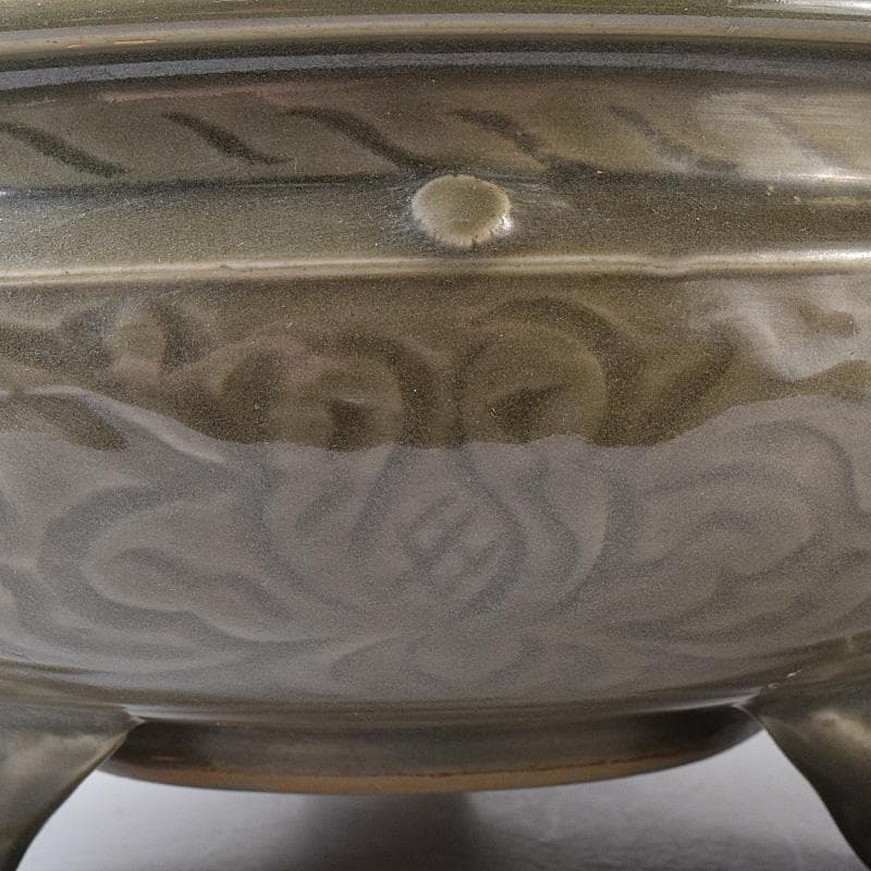 中国 龍泉窯 青磁 花文 三つ足大香炉 M R8769 - メルカリ