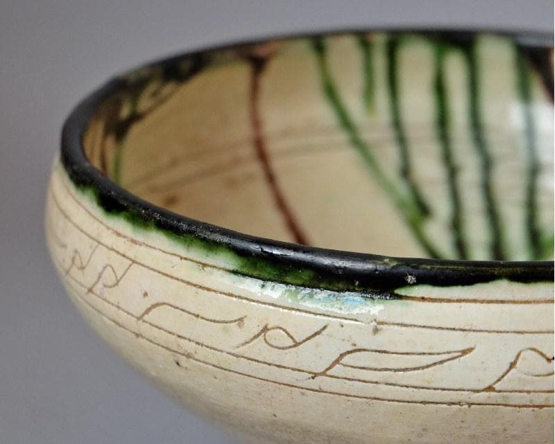 イスラム陶☆二彩・線刻の花文の鉢