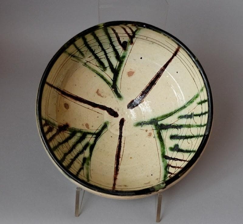 イスラム陶☆二彩・線刻の花文の鉢