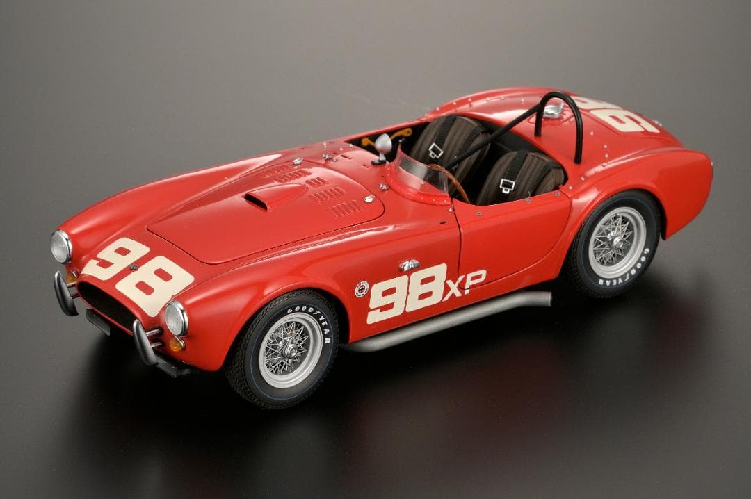 EXTO Cobra260 　(red)　 　　1/18サイズ