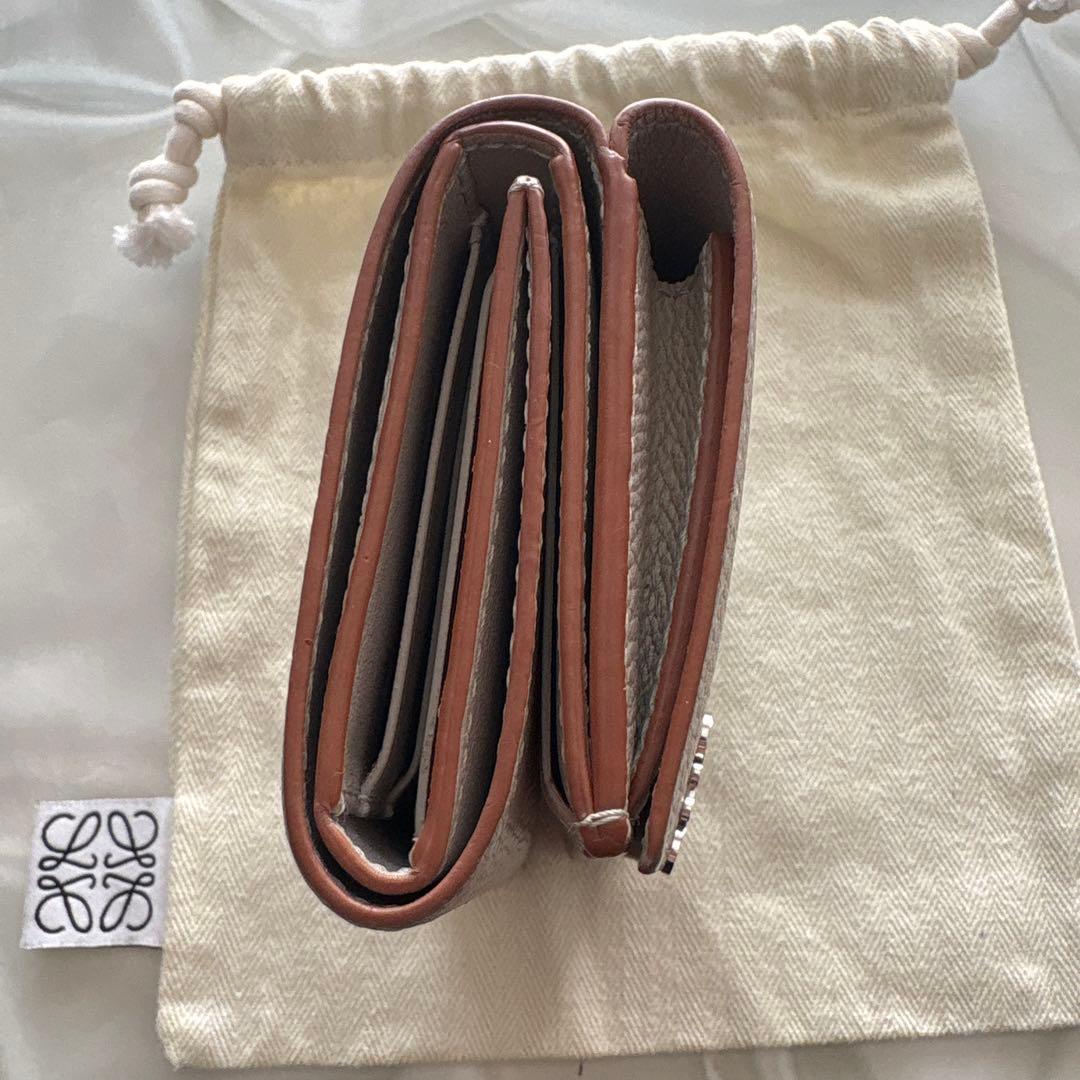 LOEWE 三つ折り財布 グレージュ