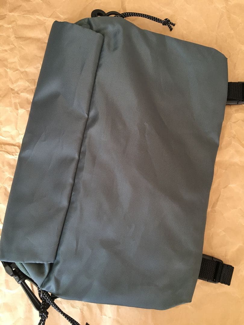 米津玄師　あっかんべポーチ　ショルダーバッグ