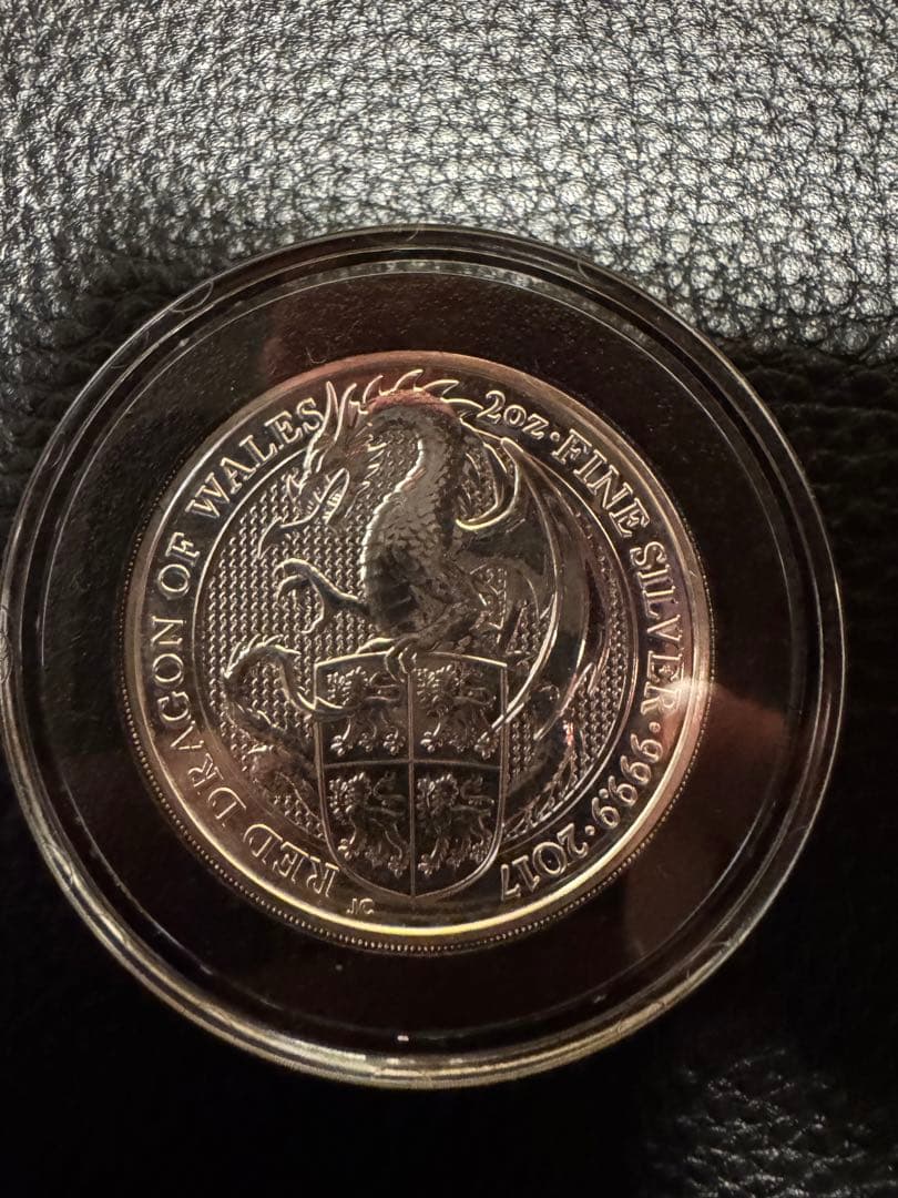 クイーンズビーストレッドドラゴン2017年2オンス銀貨