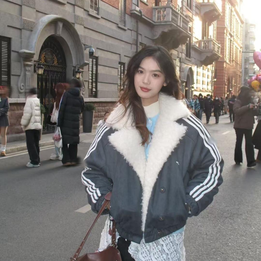 新品】Adidas中国限定 ボア襟付き グレー ジャケット 【サイズ】XS 1