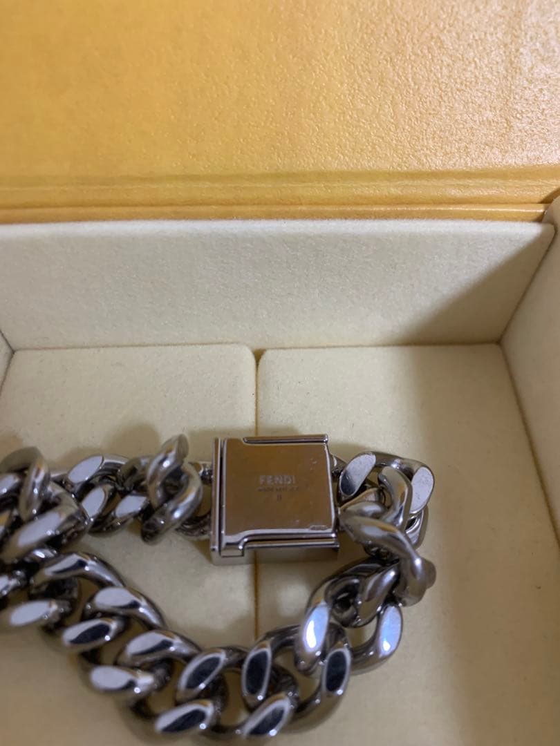 定価6.7万！美品！FENDI ブレスレット