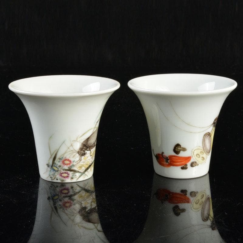 中国 景徳鎮 粉彩 蟋蟀文 酒杯 一對 M R4791