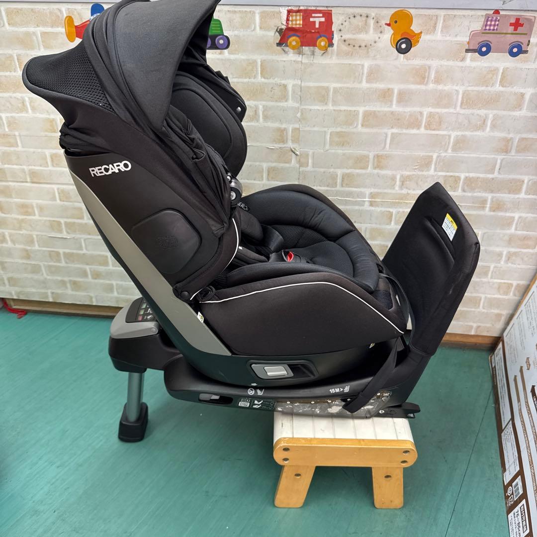レカロ　チャイルドシート ゼロワン　セレクト　isofix 回転式　新生児から