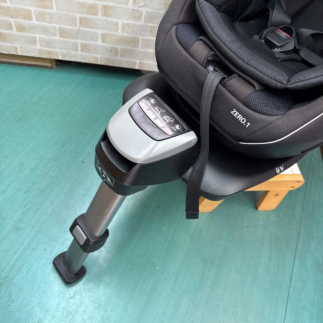 レカロ　チャイルドシート ゼロワン　セレクト　isofix 回転式　新生児から