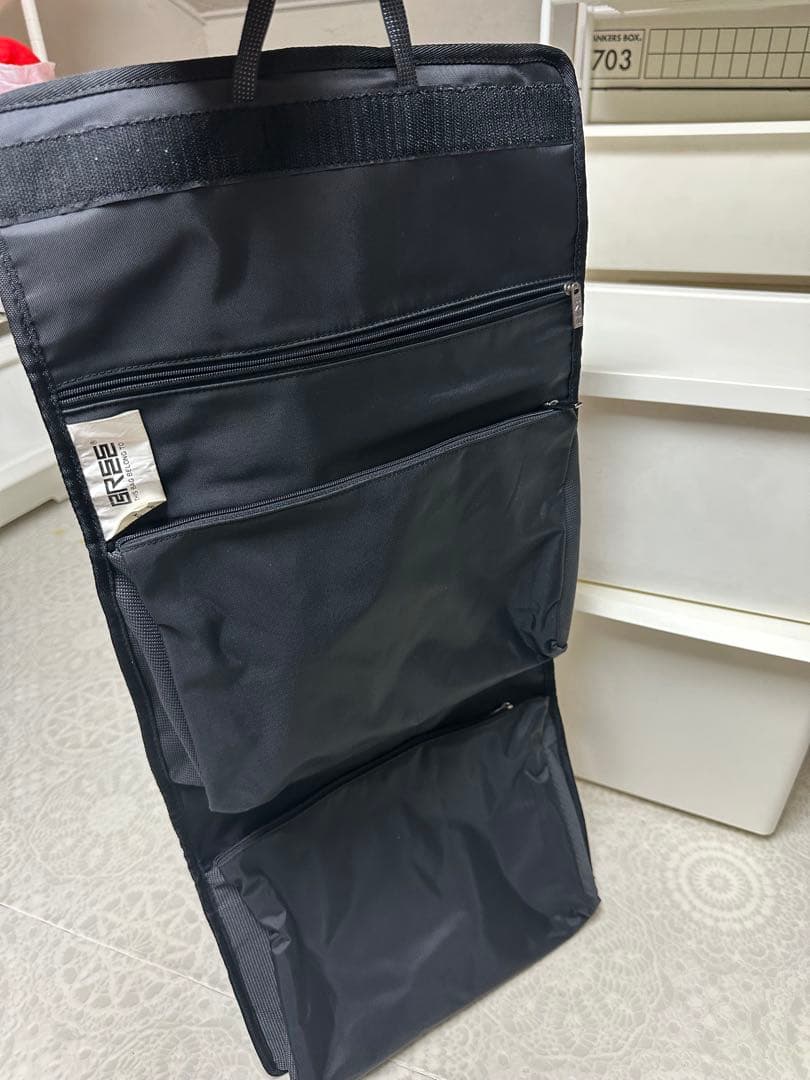 BREE 黒 折りたたみトラベルポーチの通販はau PAY マーケット - 輸入