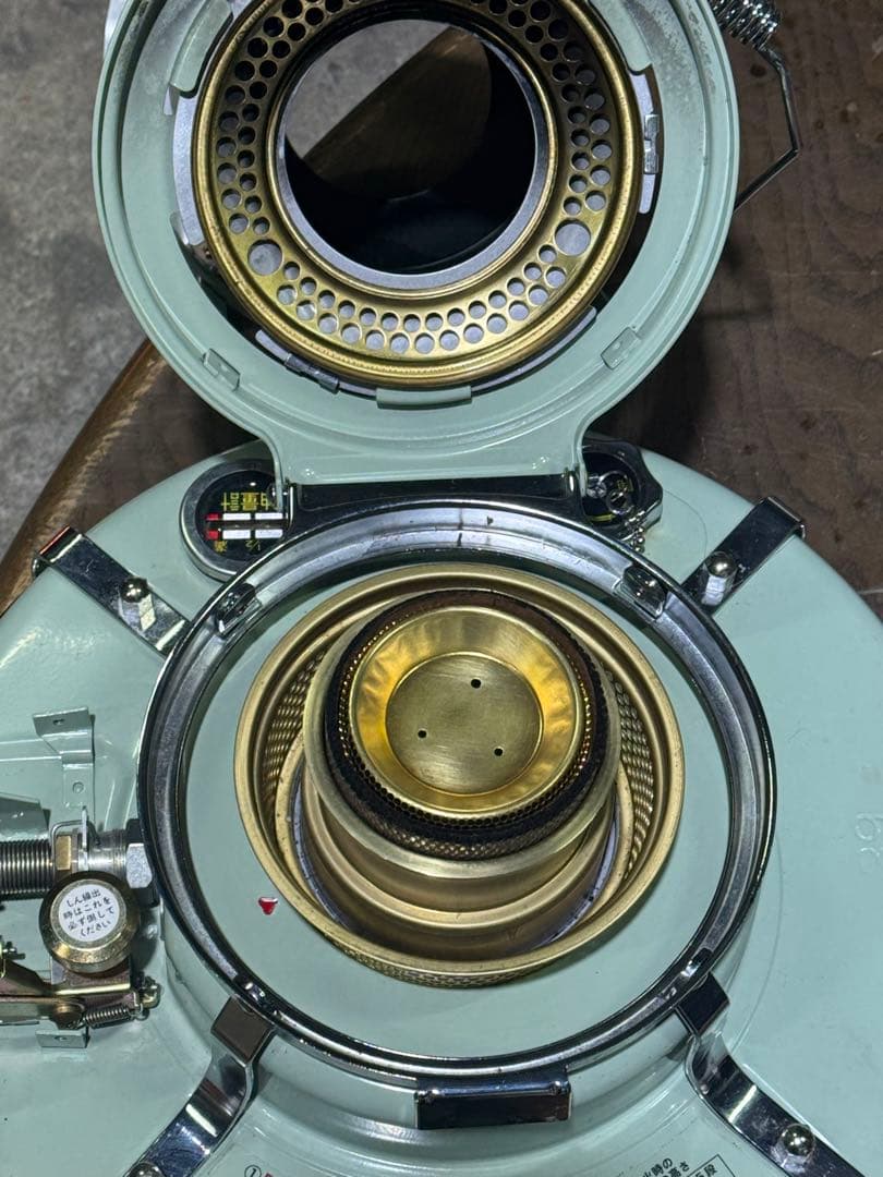 アラジン ブルーフレームクッカー BF4001 (出荷前に灯油を抜いて