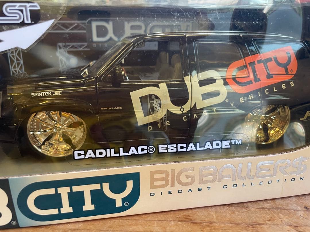 JadaToys未開封DUBCITY Cadillac Escalade1/18