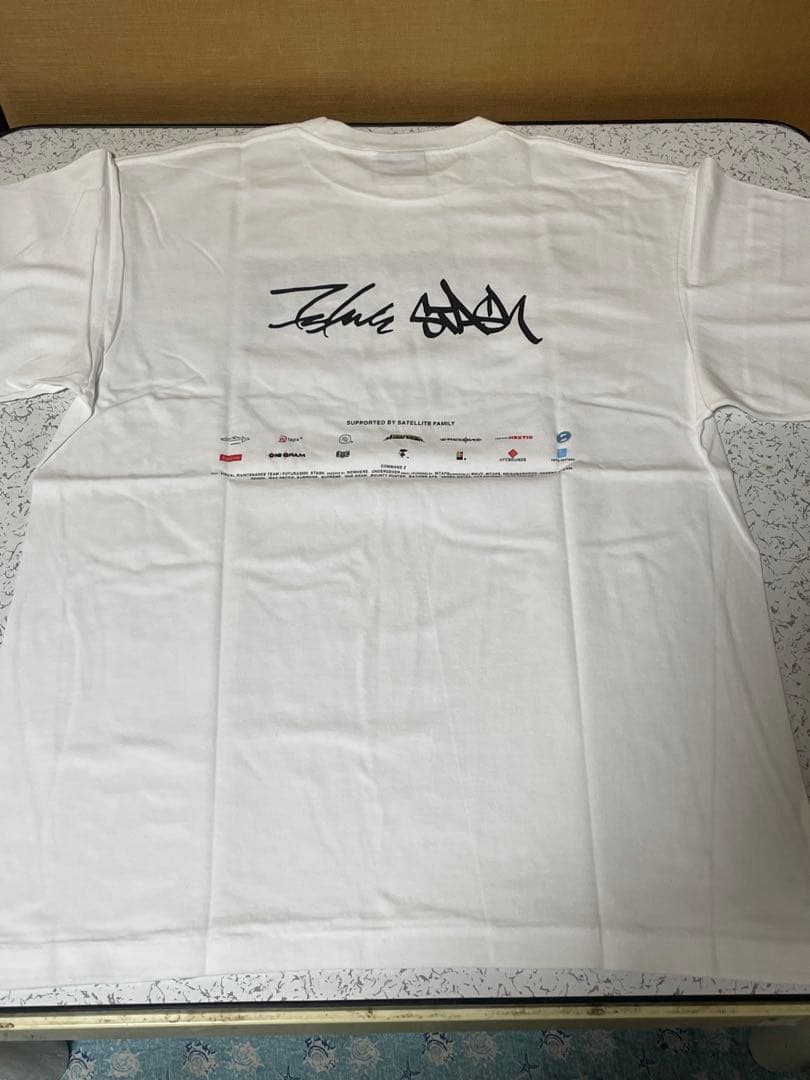 フゥーチュラ COMMAND Z Tシャツ