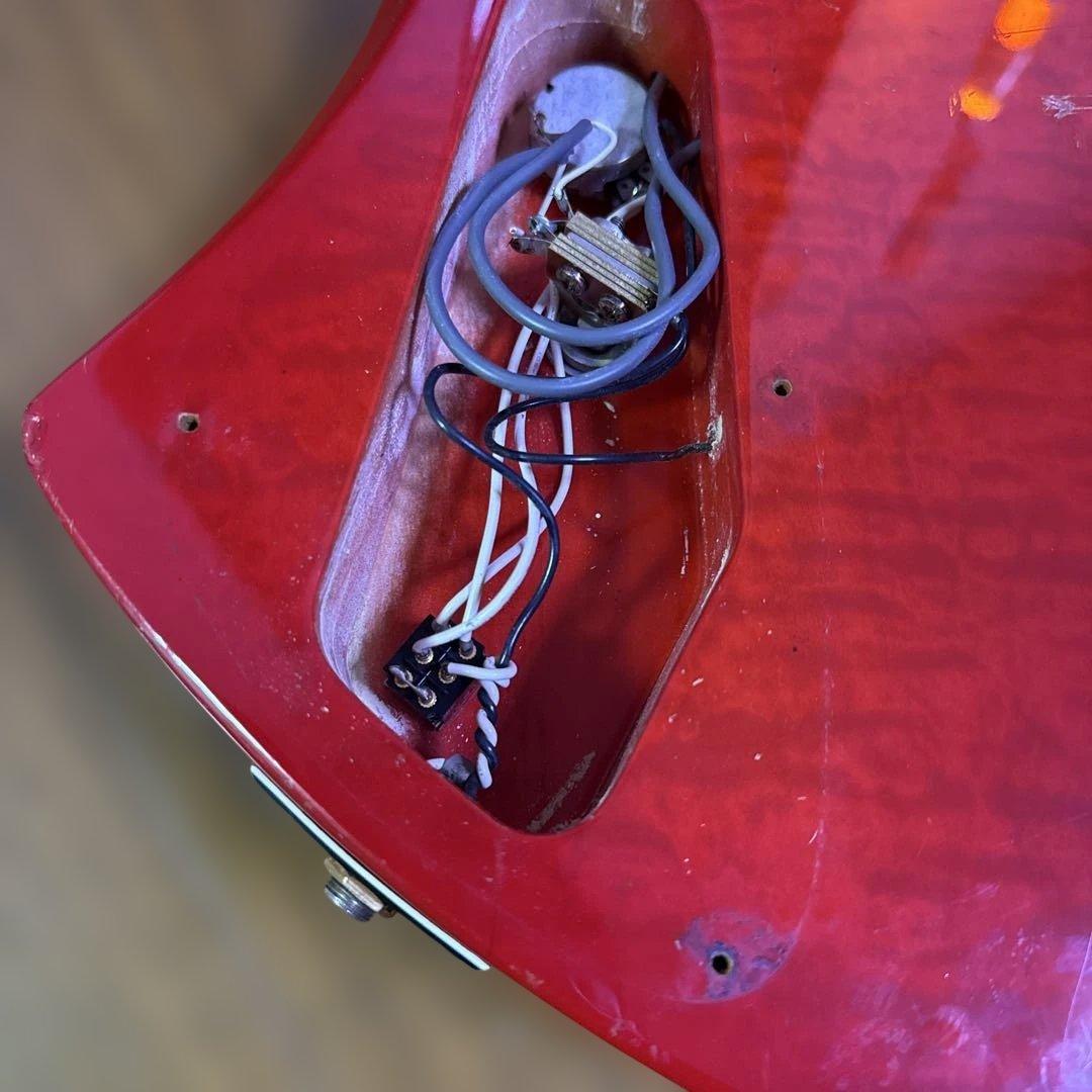 mg85xボディ fernandes hide burny フェルナンデス②