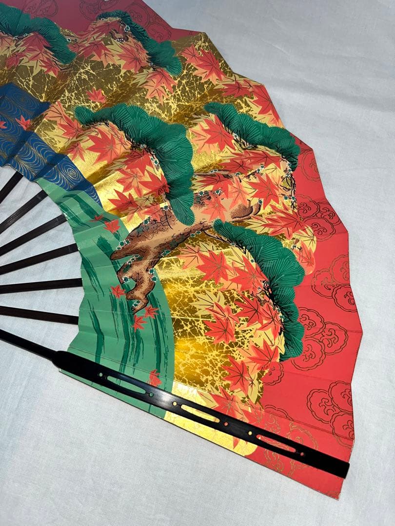 金もみ松に紅葉の柄金もみ額紫陽花の柄仕舞扇
