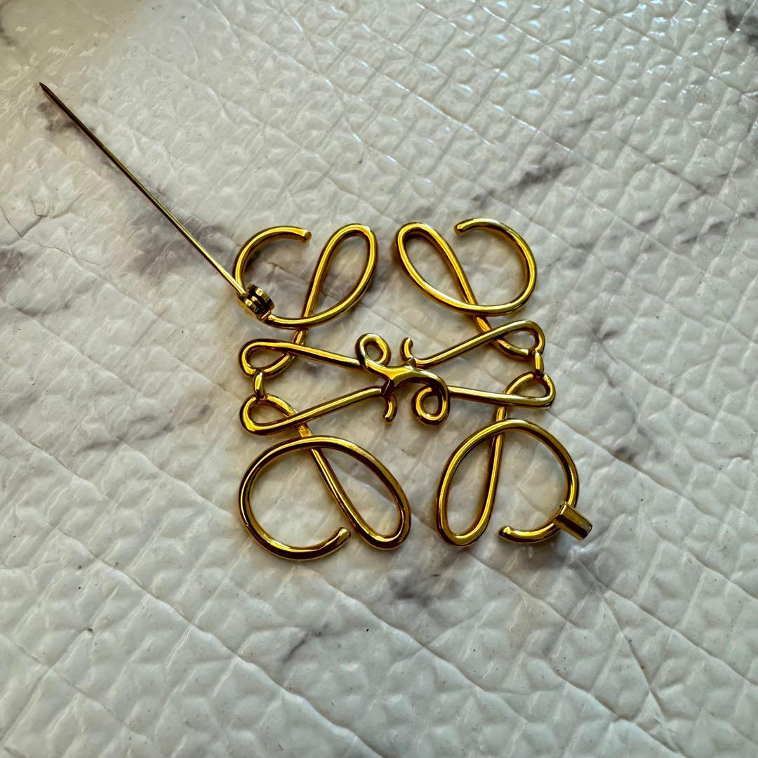 LOEWE ゴールド リボンブローチ