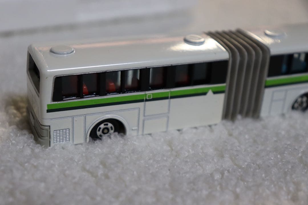 ロングトミカ　VOLVO 富士重工　連節バス　L4 EXPO85 トミカ