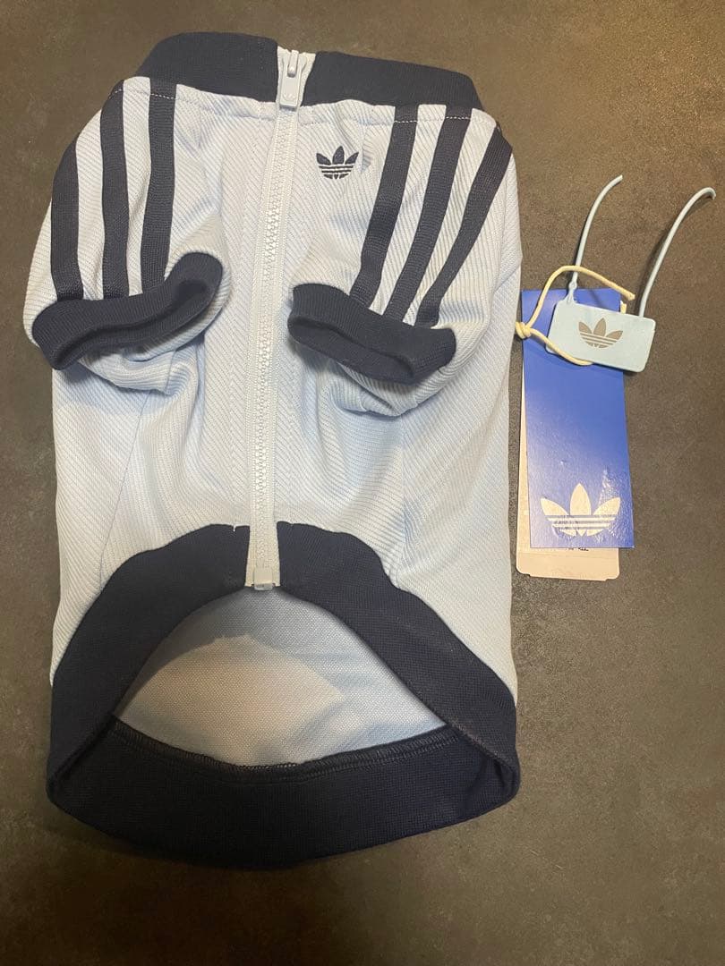 adidas 水色 犬服 猫服 中国限定 ジップアップウェア XSサイズ - メルカリ