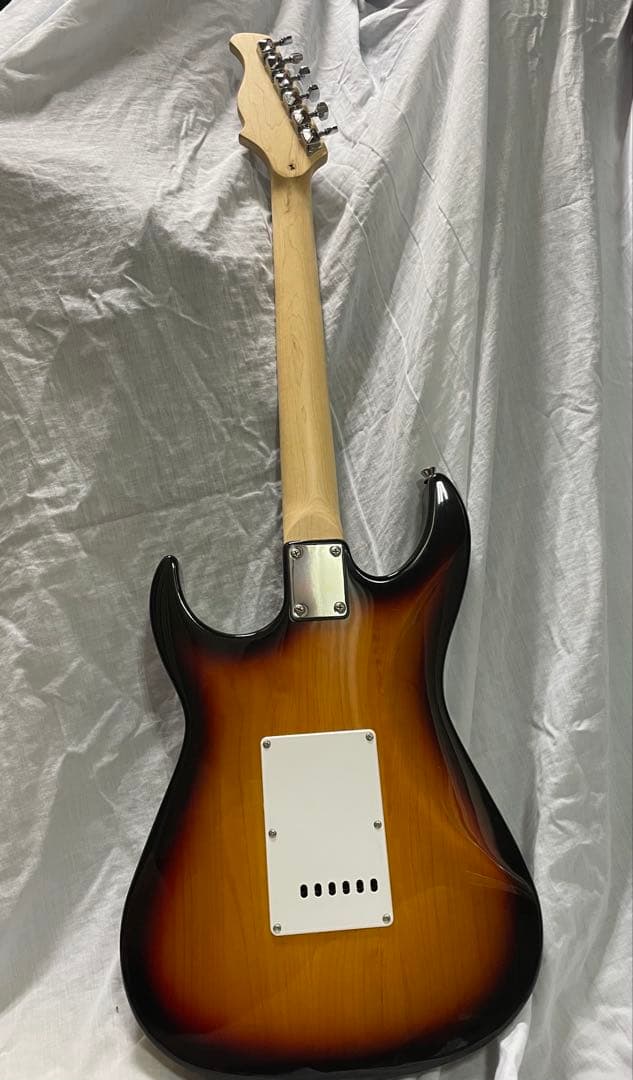 PLAYTECHエレキギター ストラトタイプ Fenderピック&チューナー付き