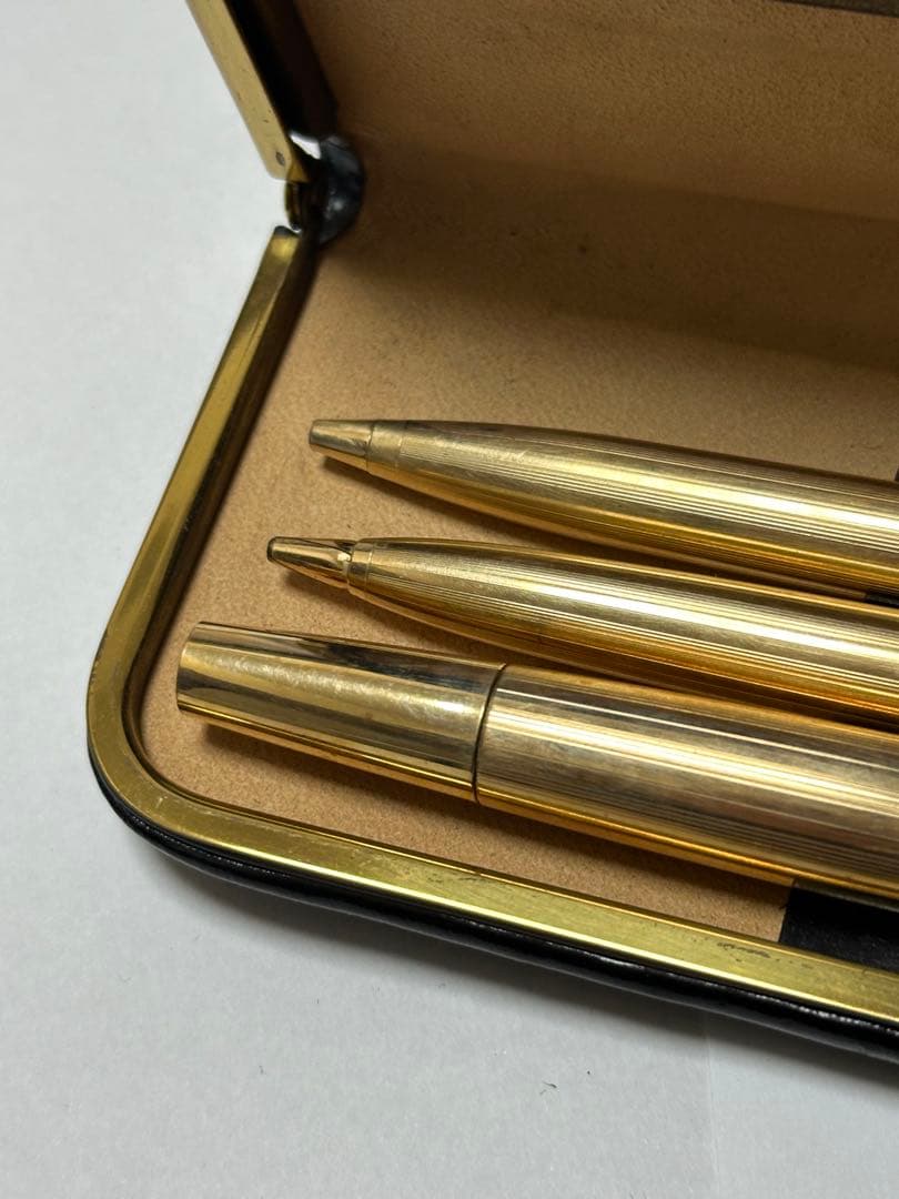 む*こ様 MONTBLANC / Golden Erauケース付きゴールドカラー