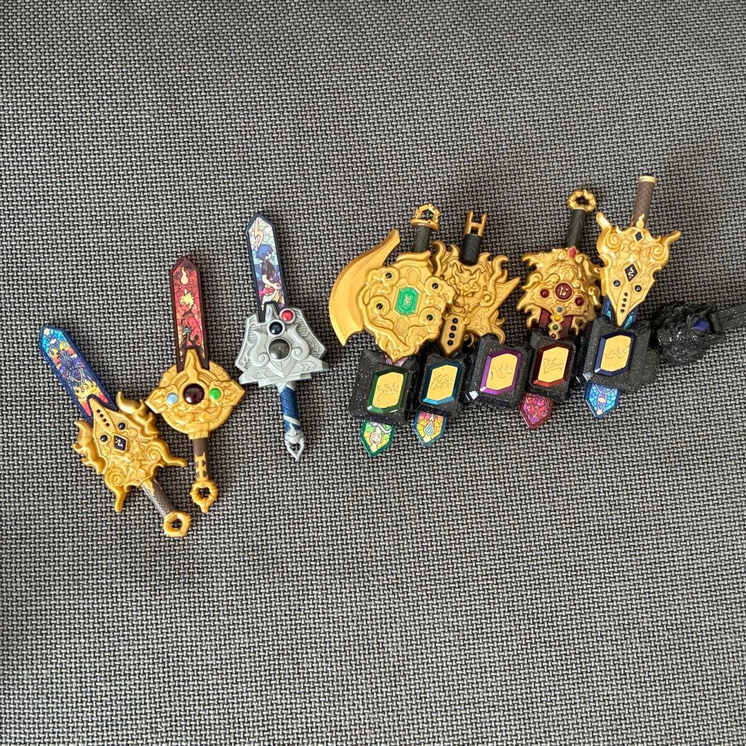 妖怪ウォッチオーガ DX妖聖剣＆妖怪アーク メダルまとめ売り