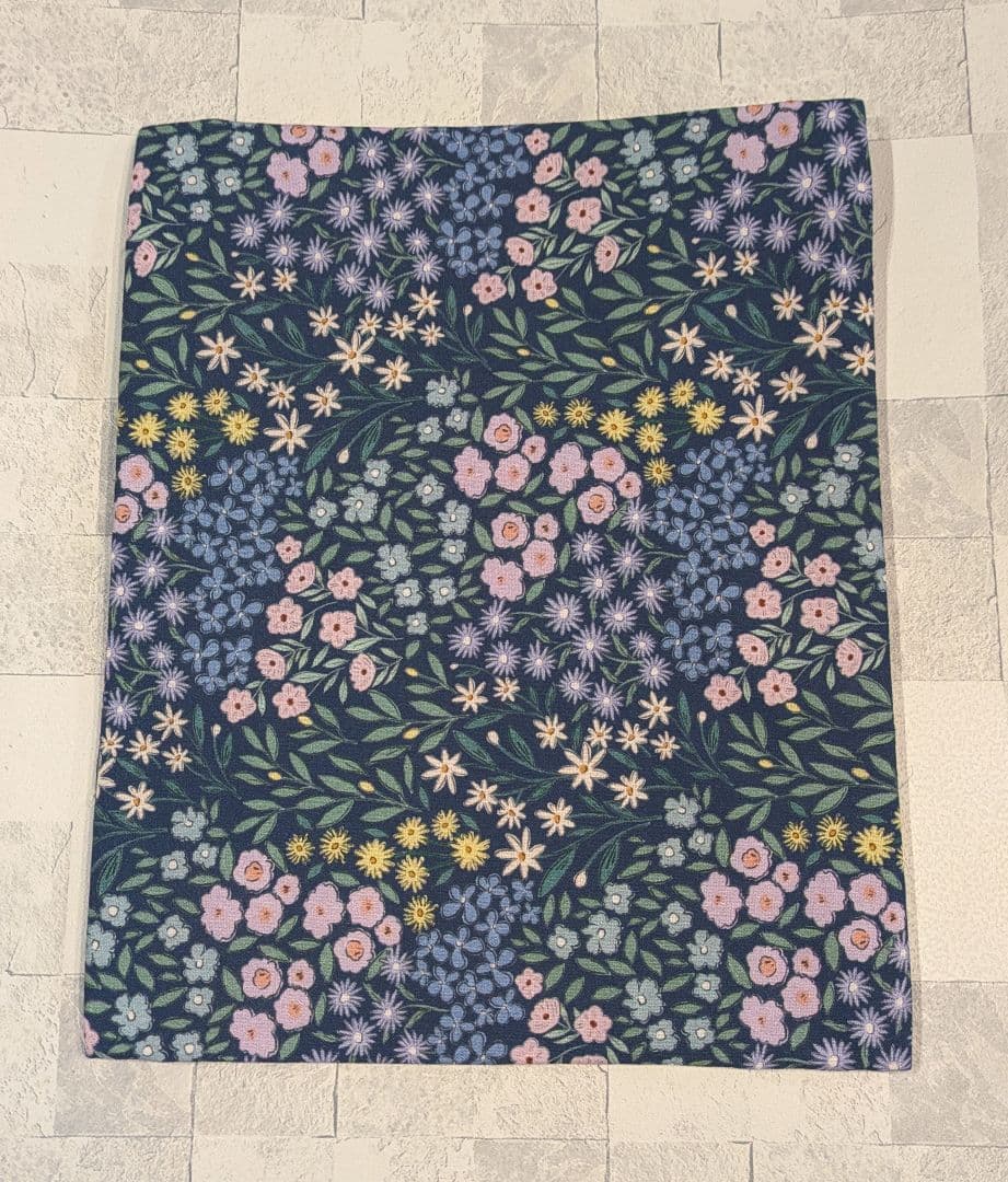 【新品未使用】ナイン・ストーリーズ　ブックポーチ