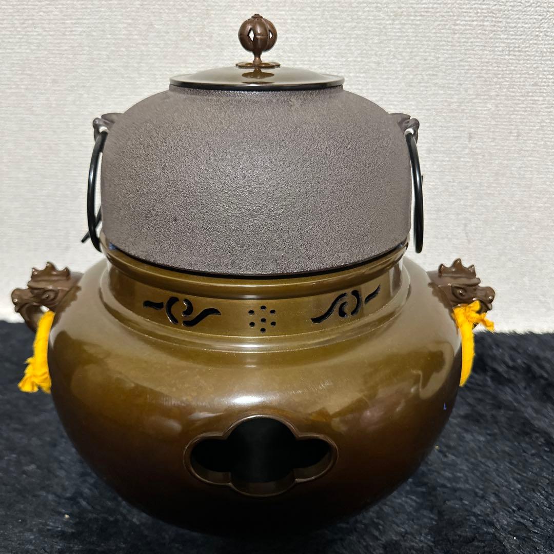 美品 在銘 金森 昭栄 摘み真形釜添え 唐銅鬼面風炉 銅製 茶釜