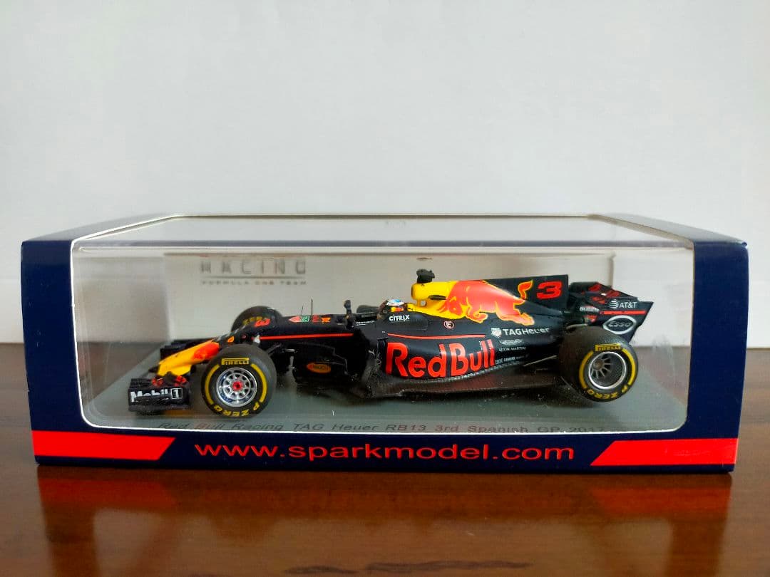 スパーク 1/43 レッドブル RB13 リカルド 2017年スペインGP