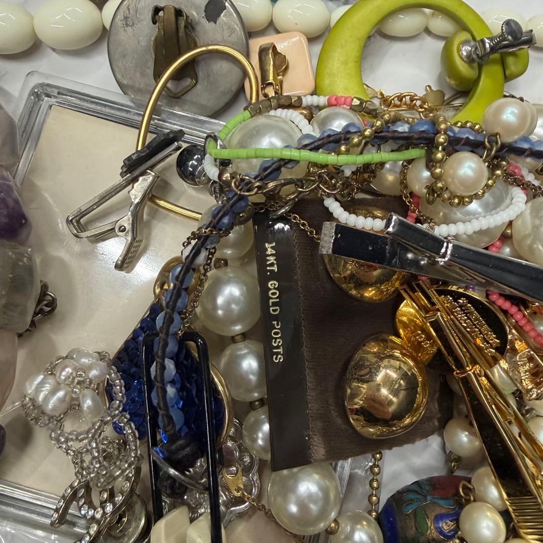 3.6キロ❗️ アクセサリー　まとめ売り　ジャンク　イミテーションアクセサリー