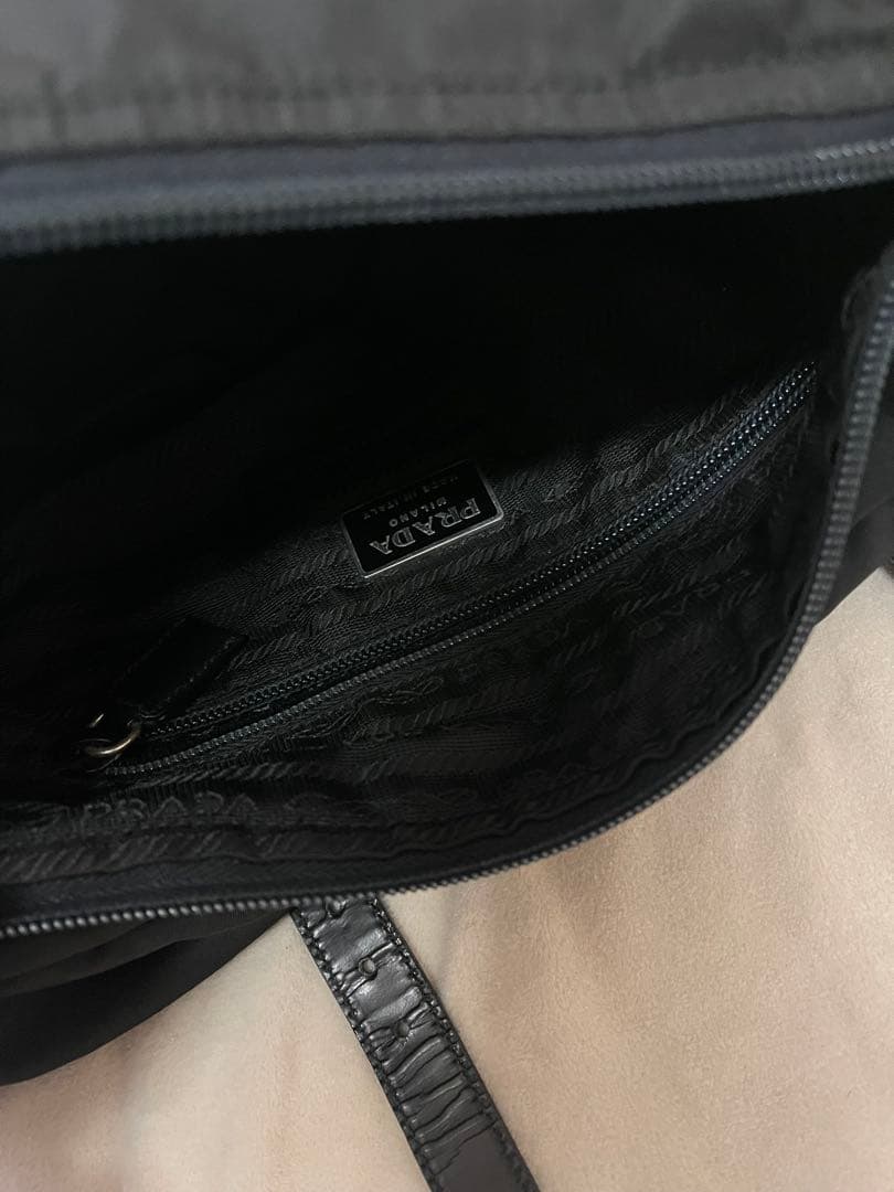 【美品】プラダ ナイロン メッセンジャーショルダー バッグ ブラック三角ロゴ