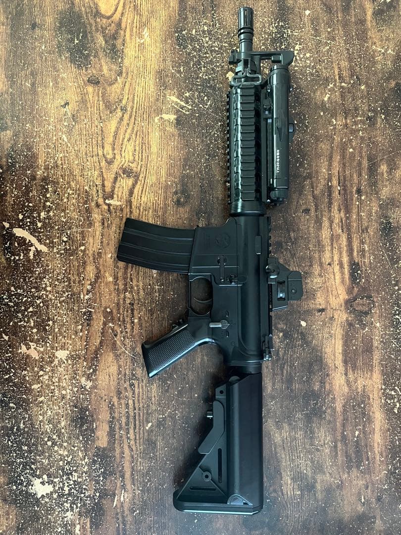 送料込みに変更しました！ライフルと電動ガン2個ハンドガン2個セット