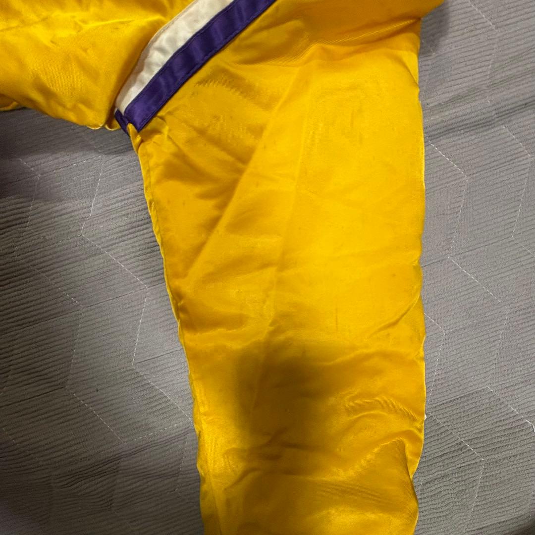 Starter 製 ロサンゼルス・レイカーズ オフィシャルサテンジャケット