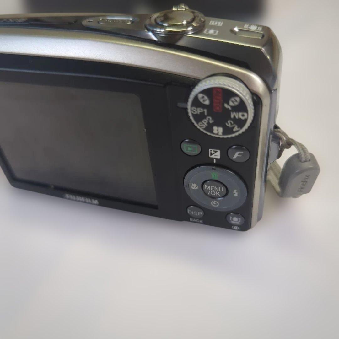 Fujifilm FinePix F50fd デジタルカメラ ジャンク品