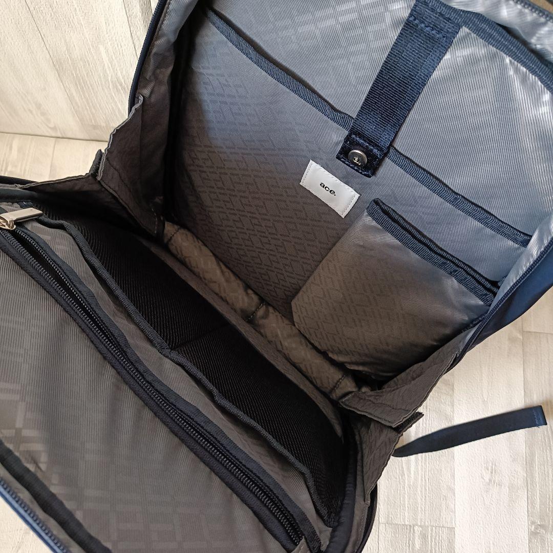エースジーン ガジェタブル 13L 紺 軽量スリム ビジネスリュック