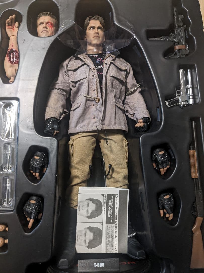 ホットトイズ ターミネーター T-800 MMS136 アクションフィギュア