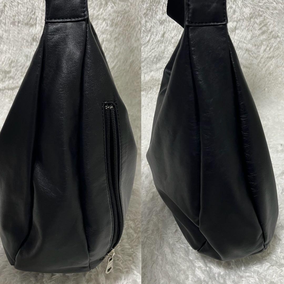 極美品 russetソフトレザーラウンドビッグショルダーバッグ ブラック A4