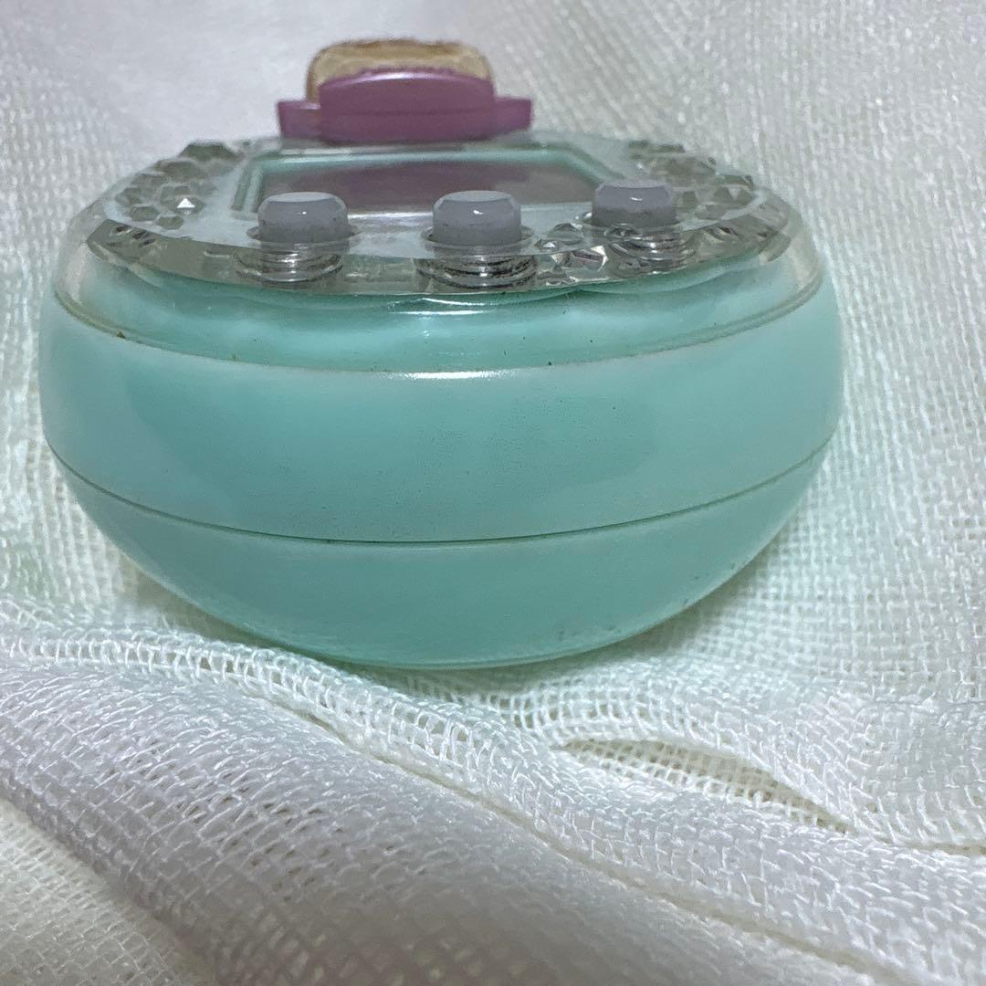 m**様 たまごっちピース ミントグリーン たまデコピアス ベリー