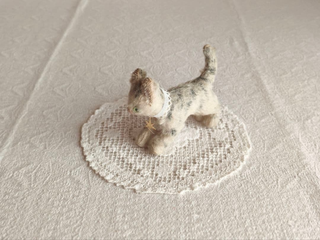 * antique bear ୨୧ * 小さくて可愛い トラ猫ちゃん