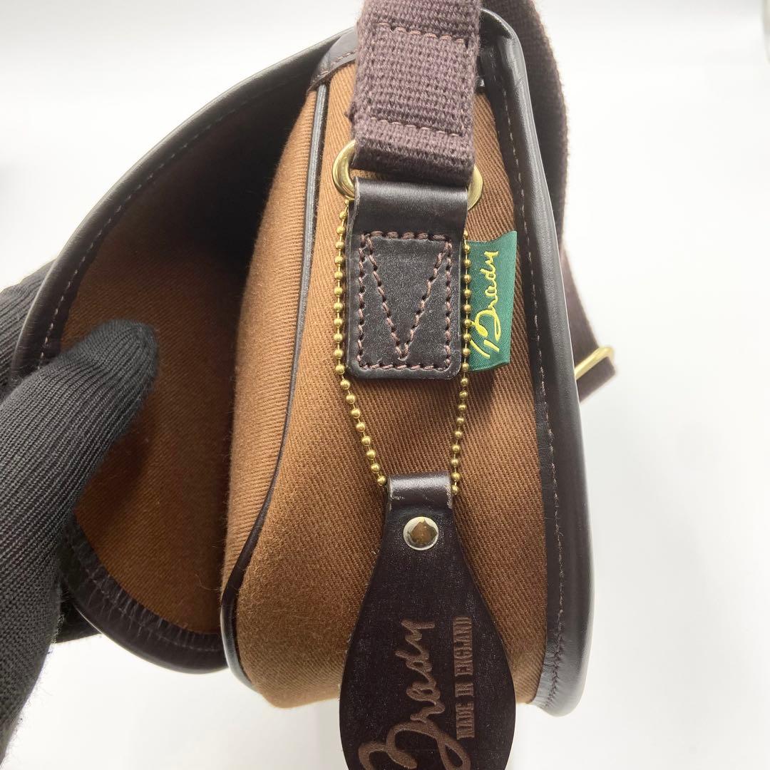 極美品　Brady AIRE ブレディ エアー　ショルダーバッグ　ブラウン