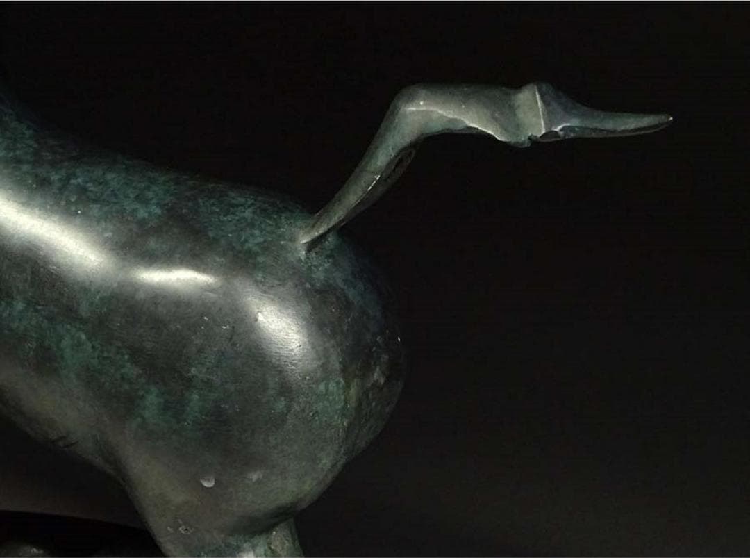 銅製 馬踏飛燕 馬の像 置物 台付き 幅約43cm c08299