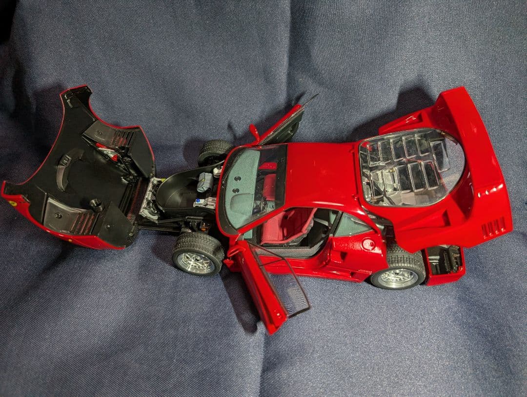 京商　Ferrari F40 1/18　スケールモデル(RED)08411R