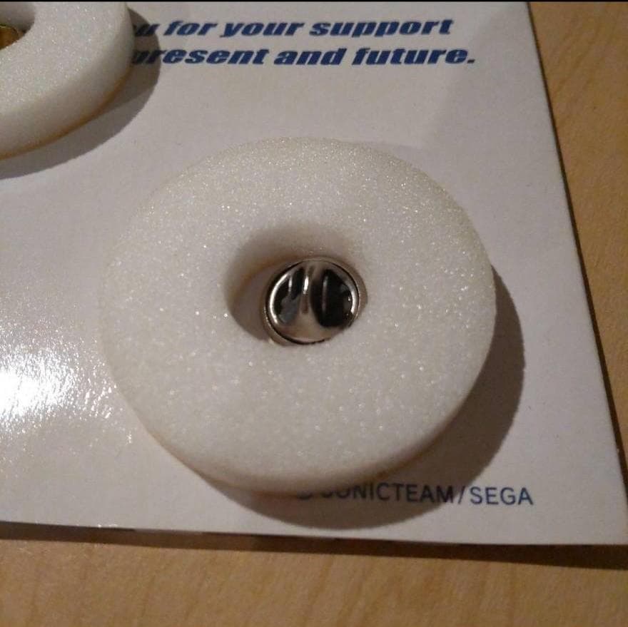 超希少ソニックチーム　セガ統合記念非売品ピンバッチ