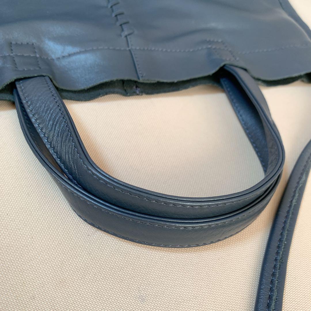 イアパピヨネ センターポイントトートバッグ S《牛革/2way/軽量》ネイビー